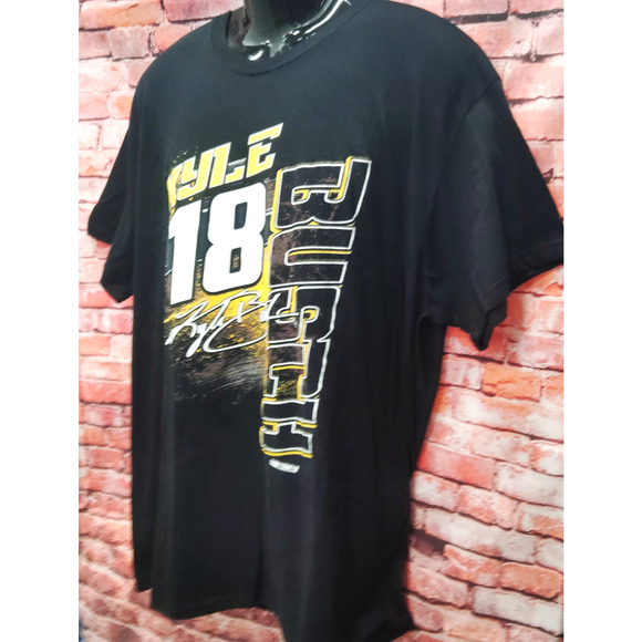 NASCAR Kyle Busch #18 Bold Joe Gibbs Racing Black Tee Shirt 2017 Schedule - Picture 4 of 6